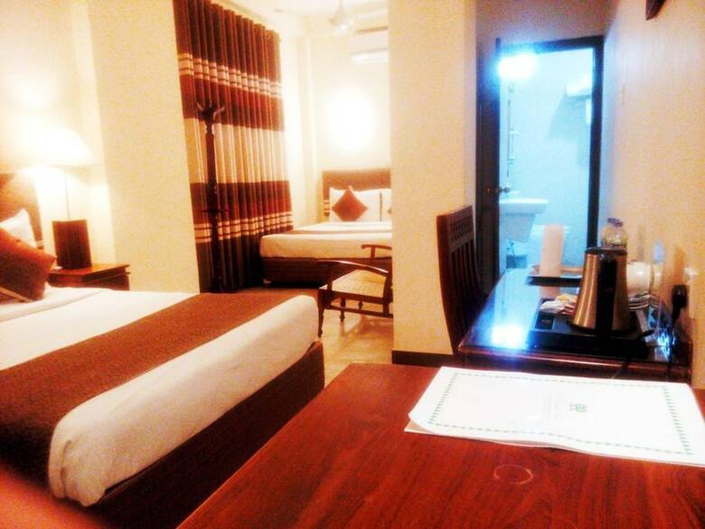 Hotel The Royal Mall Kandy
