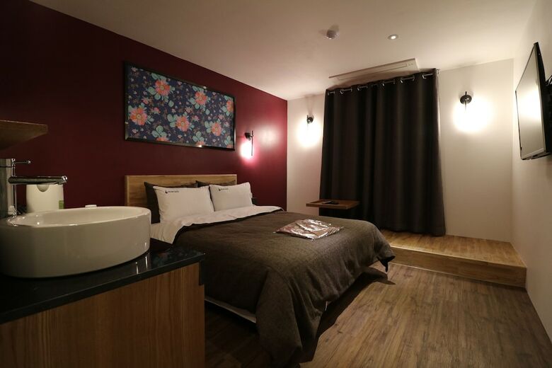 Ignis Hotel