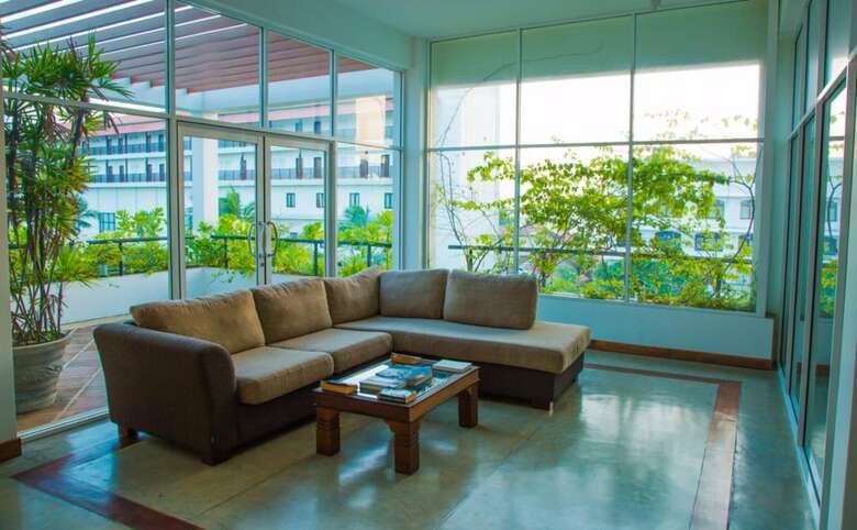 Refresh Hotel