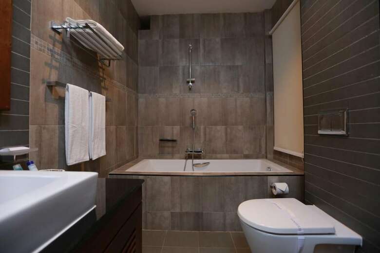 Refresh Hotel