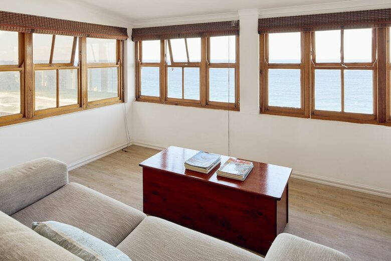 Garvies Surf House