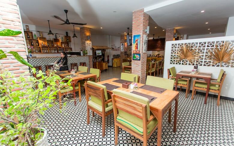 Home Chic Hotel