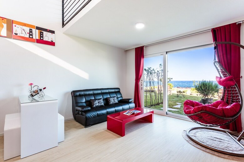 Pension Jeju Turning Point