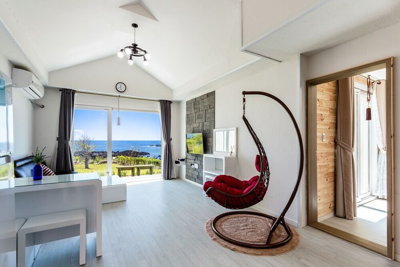 Pension Jeju Turning Point