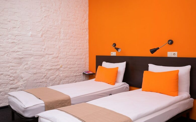 Station Hotel M19