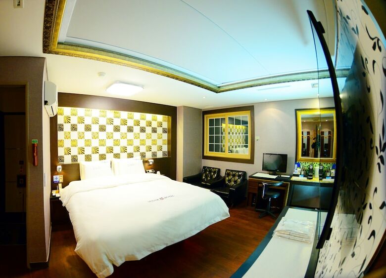 Sugar Hotel