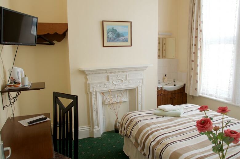 Hotel Landguard House B&B