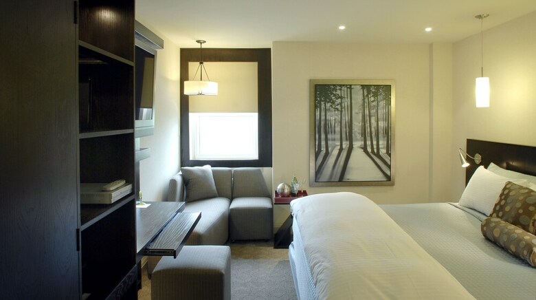 The Shaw Club Hotel