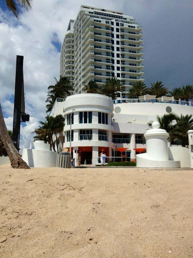 Private Residences At Q Club