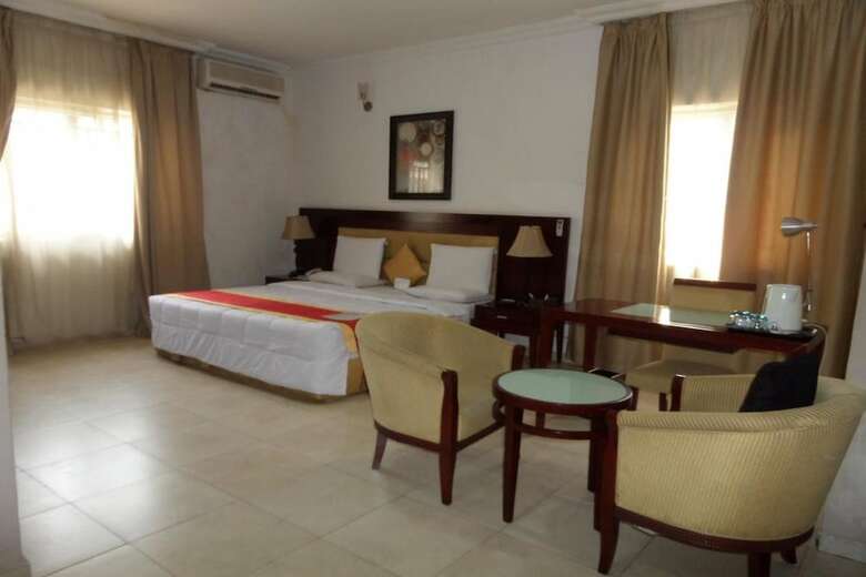 Hotel Crystal Court Lekki