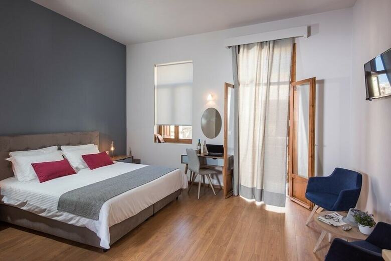 Hotel Bluebell Luxury Suites
