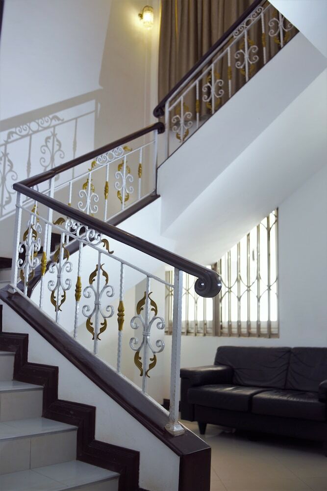 Kingsbridge Royale Hotel