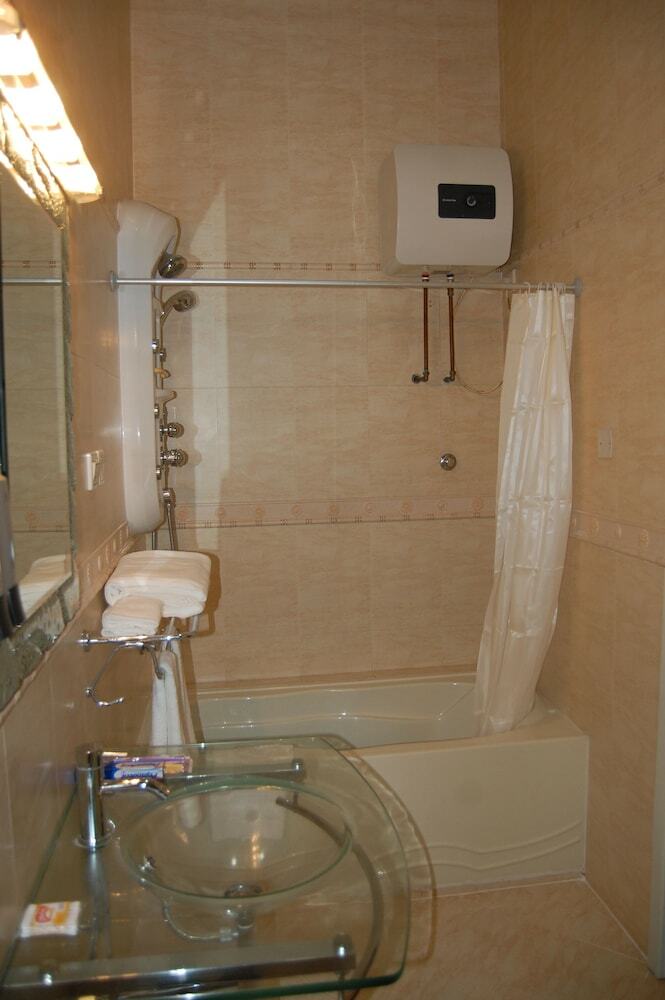 Kingsbridge Royale Hotel