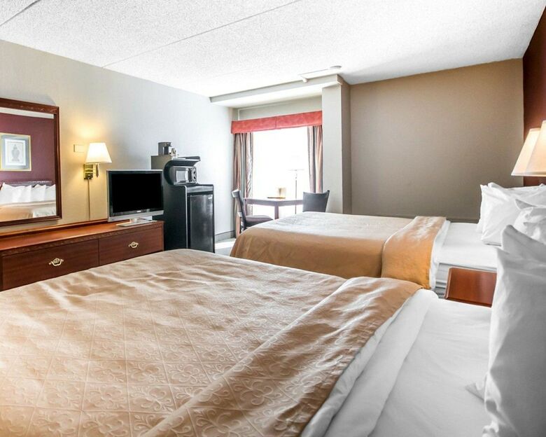 Hotel Quality Inn & Suites