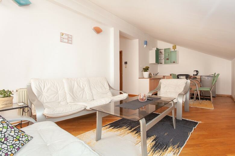 Hostal Urban Hostel & Apartments