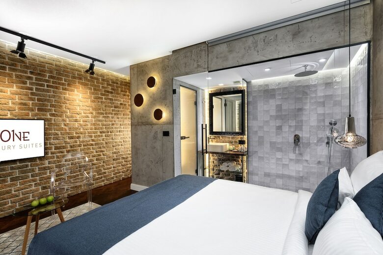 Hotel One Luxury Suites