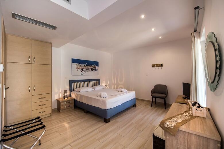 Hotel Ilianthos Apartments & Studios