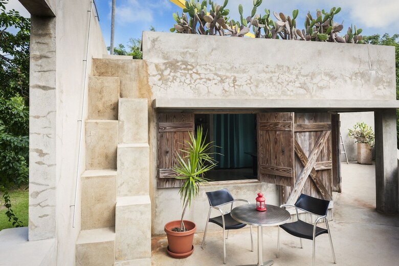 Hotel Hix Island House