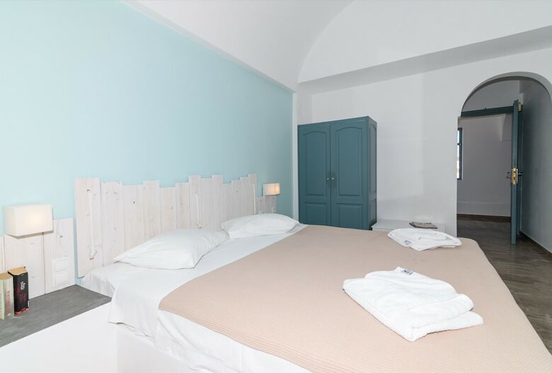 Iris Boutique Hotel