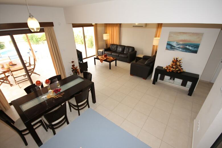 Vineland Holiday Villas
