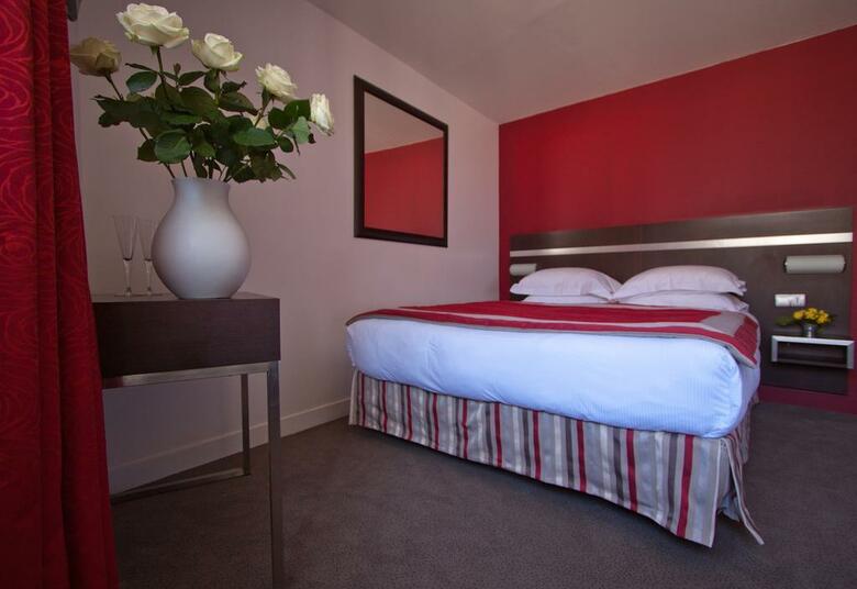 Hotel Arc De Triomphe