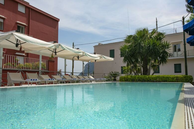 Posada Hotel Palatium Mari