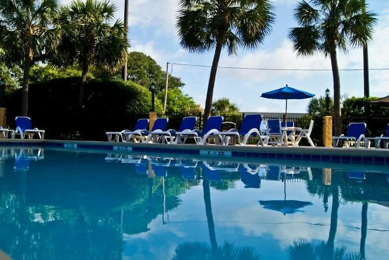 Hotel Aqua Beach Inn