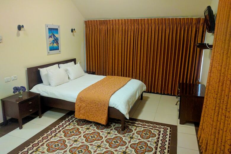 Alhambra Palace Hotel Suites & Resort