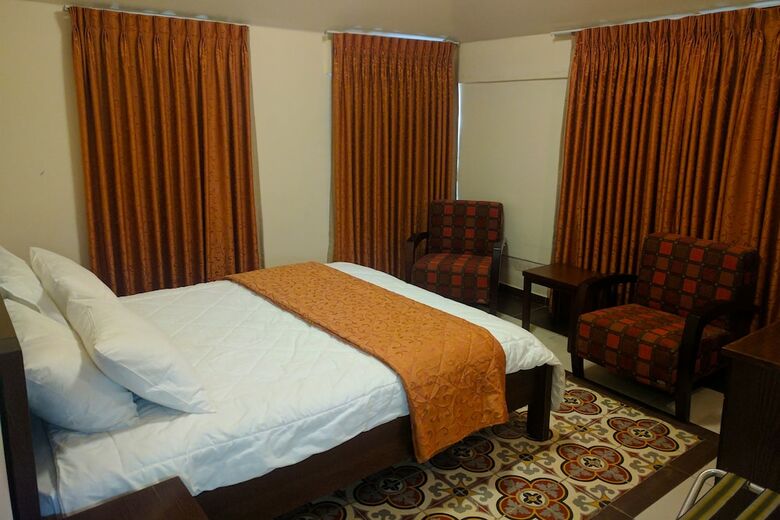 Alhambra Palace Hotel Suites & Resort