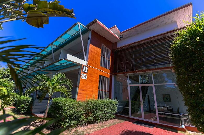 Hotel Baan Suan Khunta Golf Resort