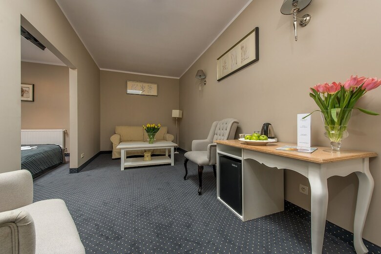 Hotel Riviera Airport Modlin