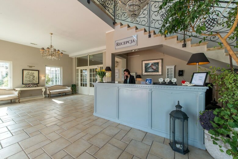 Hotel Riviera Airport Modlin