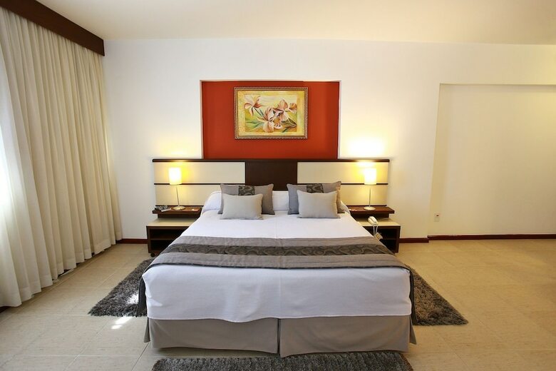Mondrian Suite Hotel