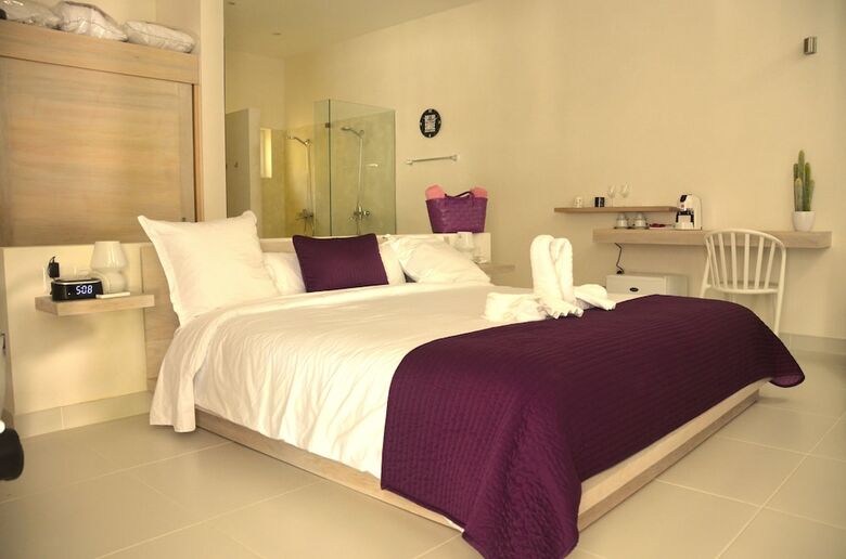 Casa-22 Luxury Boutique Hotel