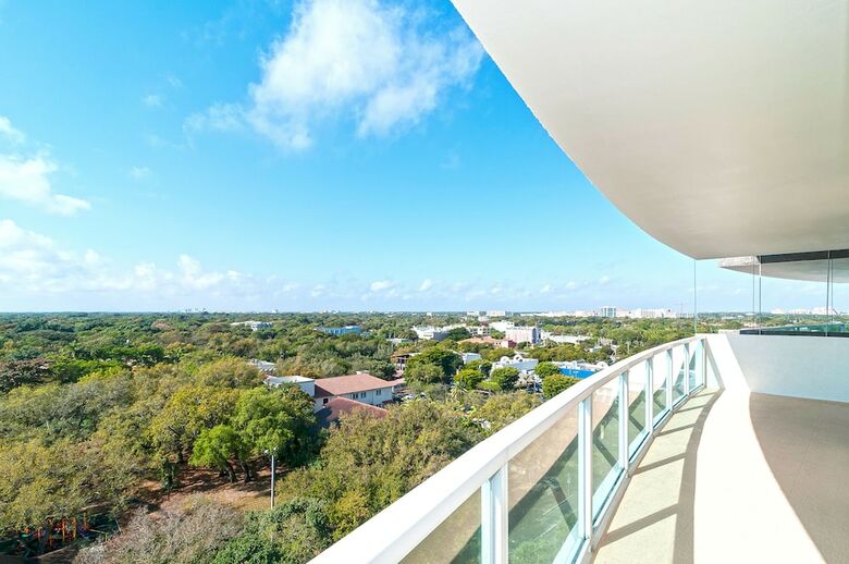 Private Residences At Hotel Arya By Sofla Vacations