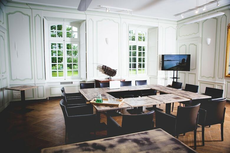 Hotel Surprenantes - Ch�teau Du P�