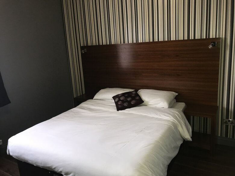 Bennetts Hotel