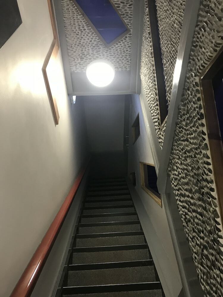 Bennetts Hotel