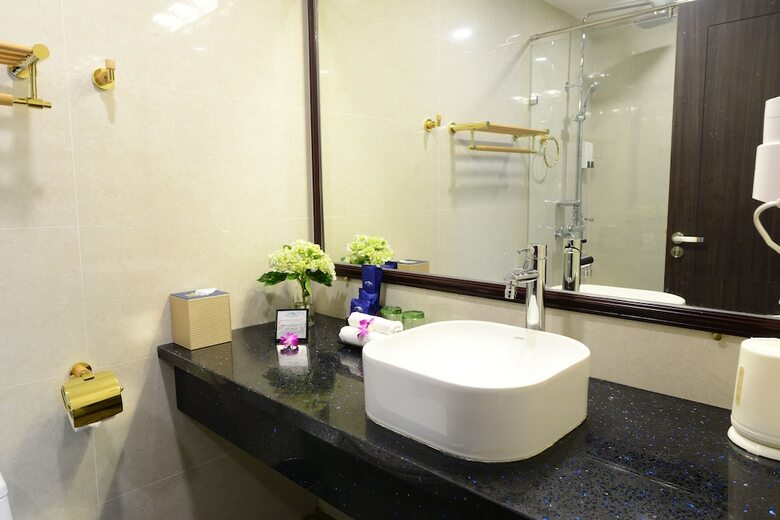 Hanoi Emerald Waters Hotel & Spa