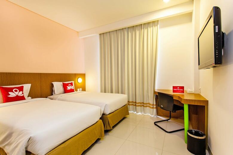 Hotel Zen Premium Pancoran Pomelotel