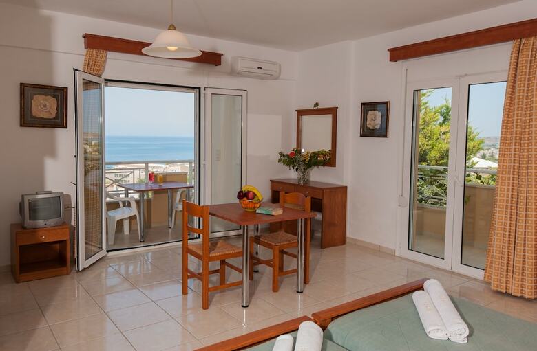 Aparthotel Sunrise Studios & Apartments