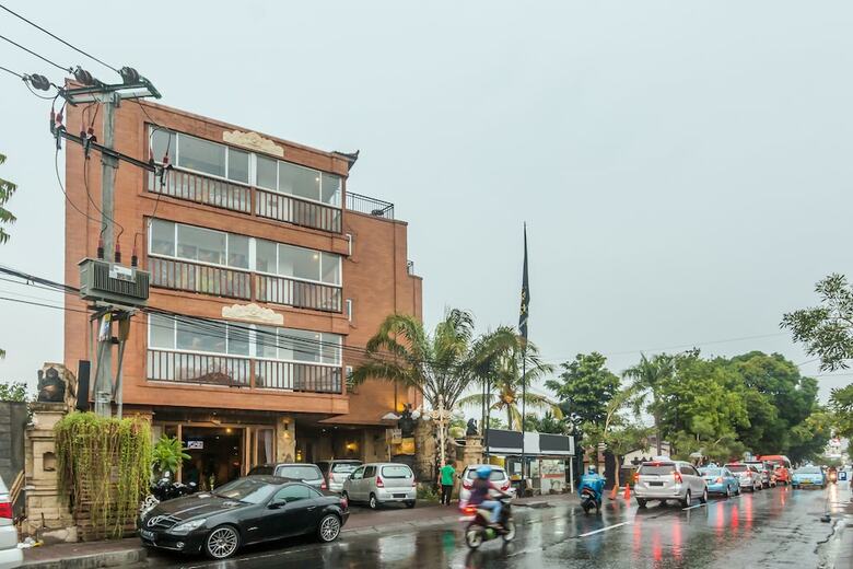 Hotel Zen Rooms Raya Kuta Joger