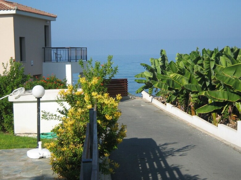 Five Waves Holiday Villas