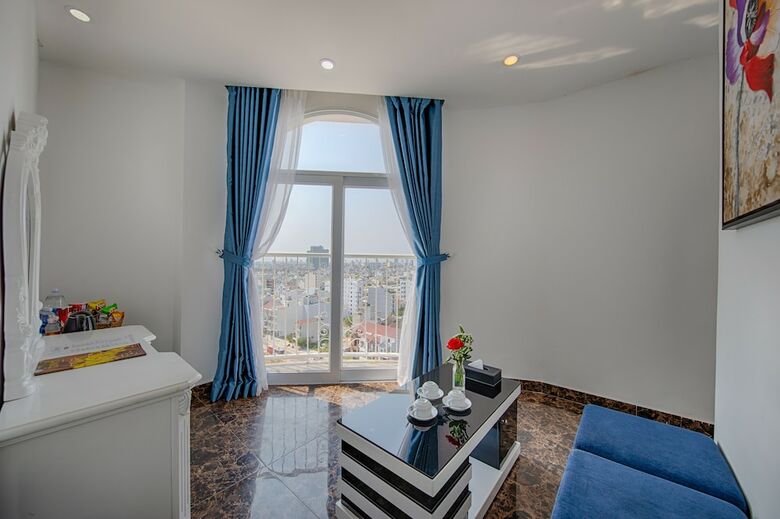 Queen's Finger Hotel