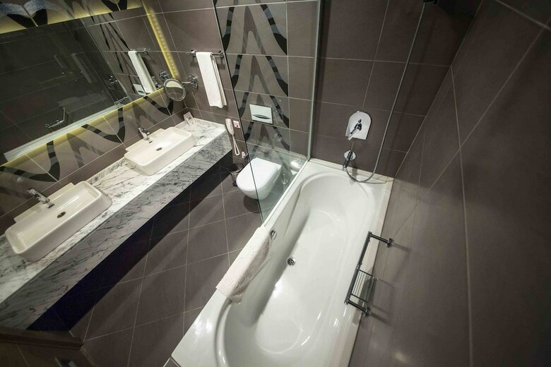 Hilly Hotel - Boutique Class