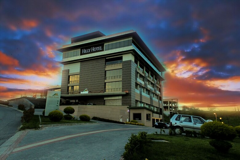 Hilly Hotel - Boutique Class