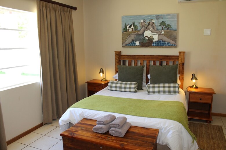 Hotel Travalia Guest Farm
