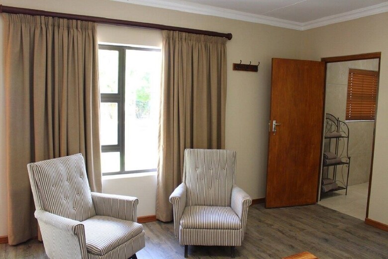 Hotel Travalia Guest Farm