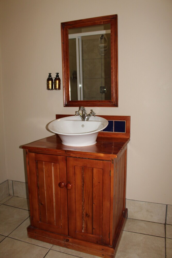 Hotel Travalia Guest Farm