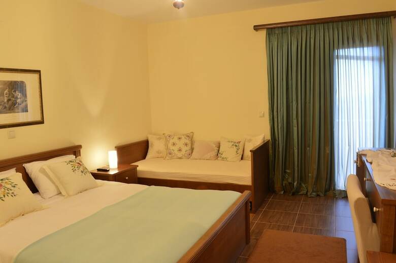 Lakmos Hotel